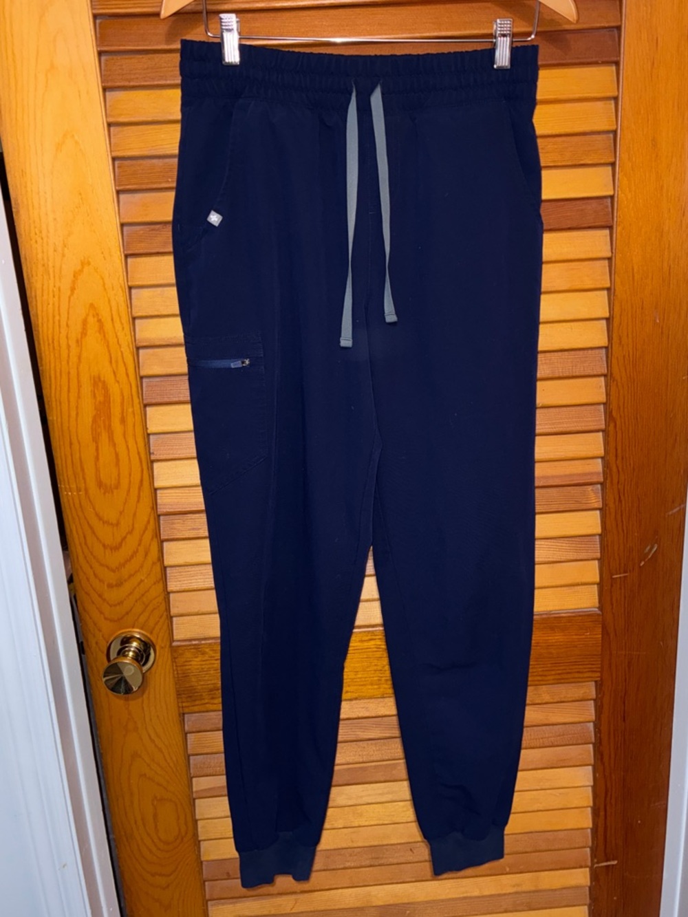 FIGS Women’s Zamora Jogger Scrub Pants, Navy - size medium tall (MT)